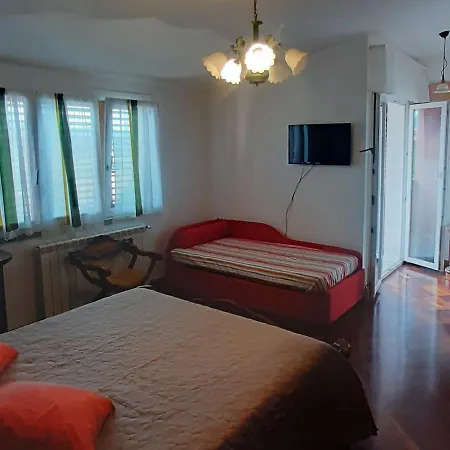 לינה וארוחת בוקר Casa Viola